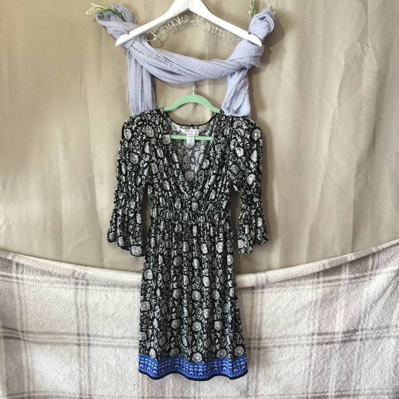 GORGEOUS MAX STUDIO BLACK CREAM FLORAL MINI DRESS - Picture 4 of 7